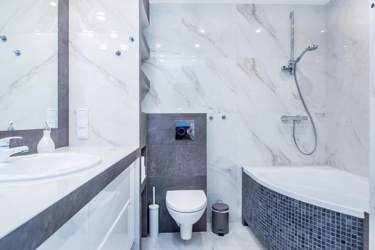 Mogilska Tower Apartments Near Tauron Arena By Inpoint - Free Underground Parking Krakow Ngoại thất bức ảnh