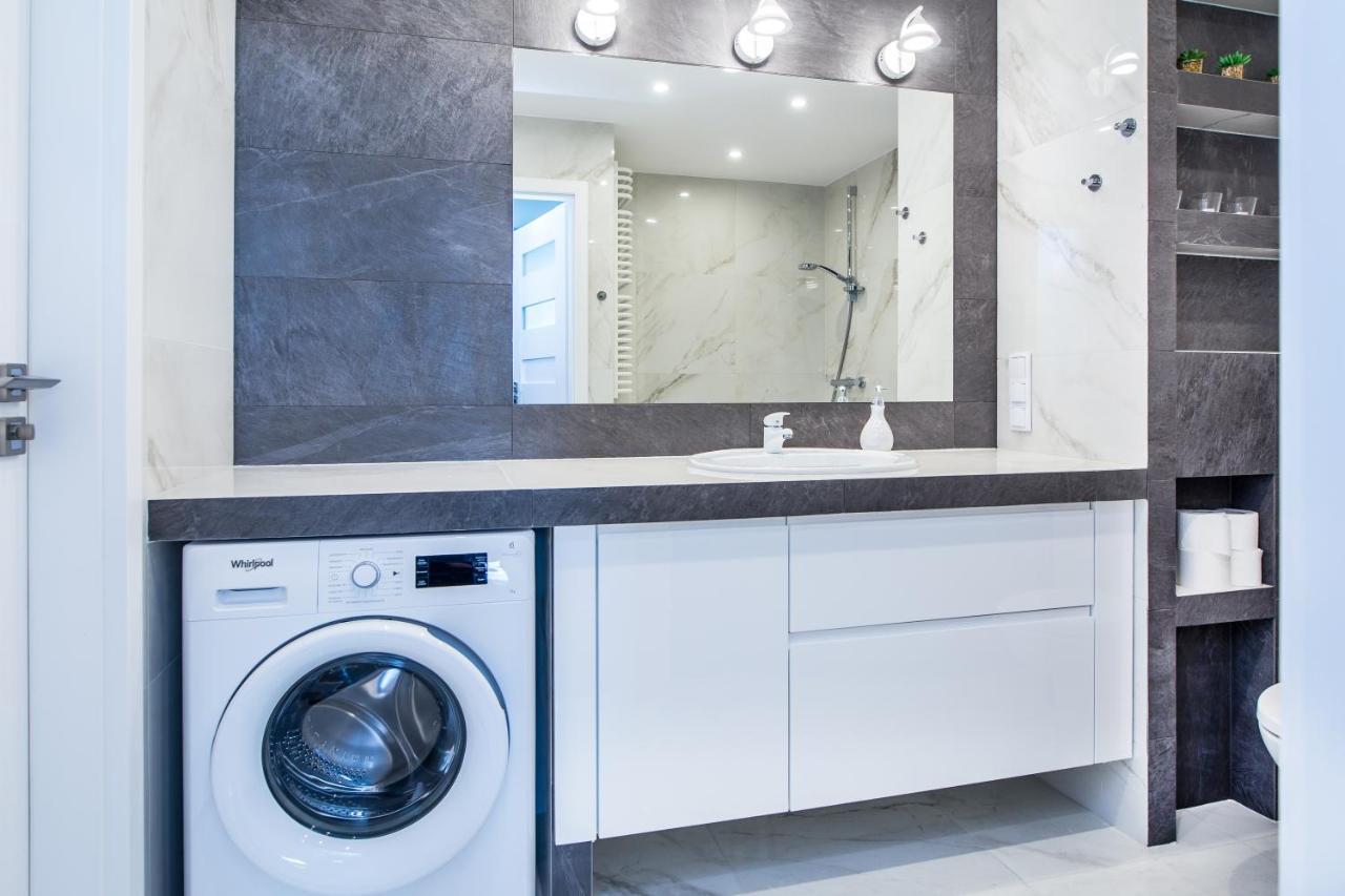 Mogilska Tower Apartments Near Tauron Arena By Inpoint - Free Underground Parking Krakow Ngoại thất bức ảnh