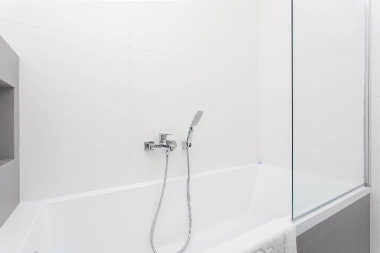 Mogilska Tower Apartments Near Tauron Arena By Inpoint - Free Underground Parking Krakow Ngoại thất bức ảnh